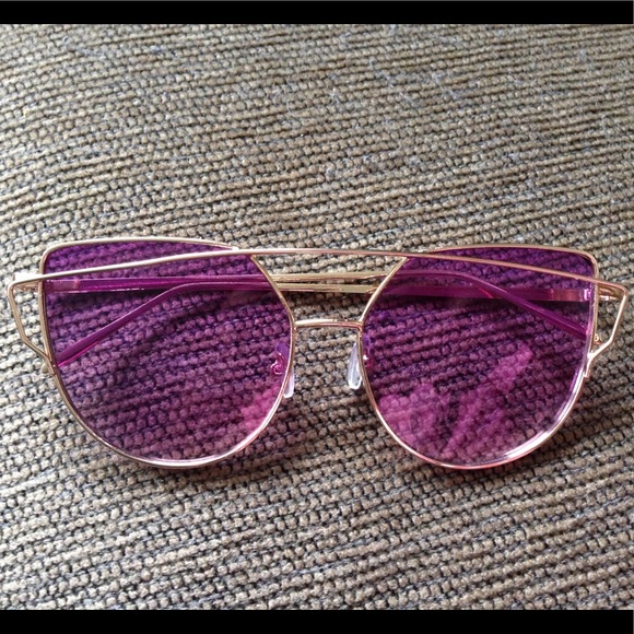 NWOT Cute Fashion Purple Gold Cat Eye Sunglasses - Picture 3 of 4